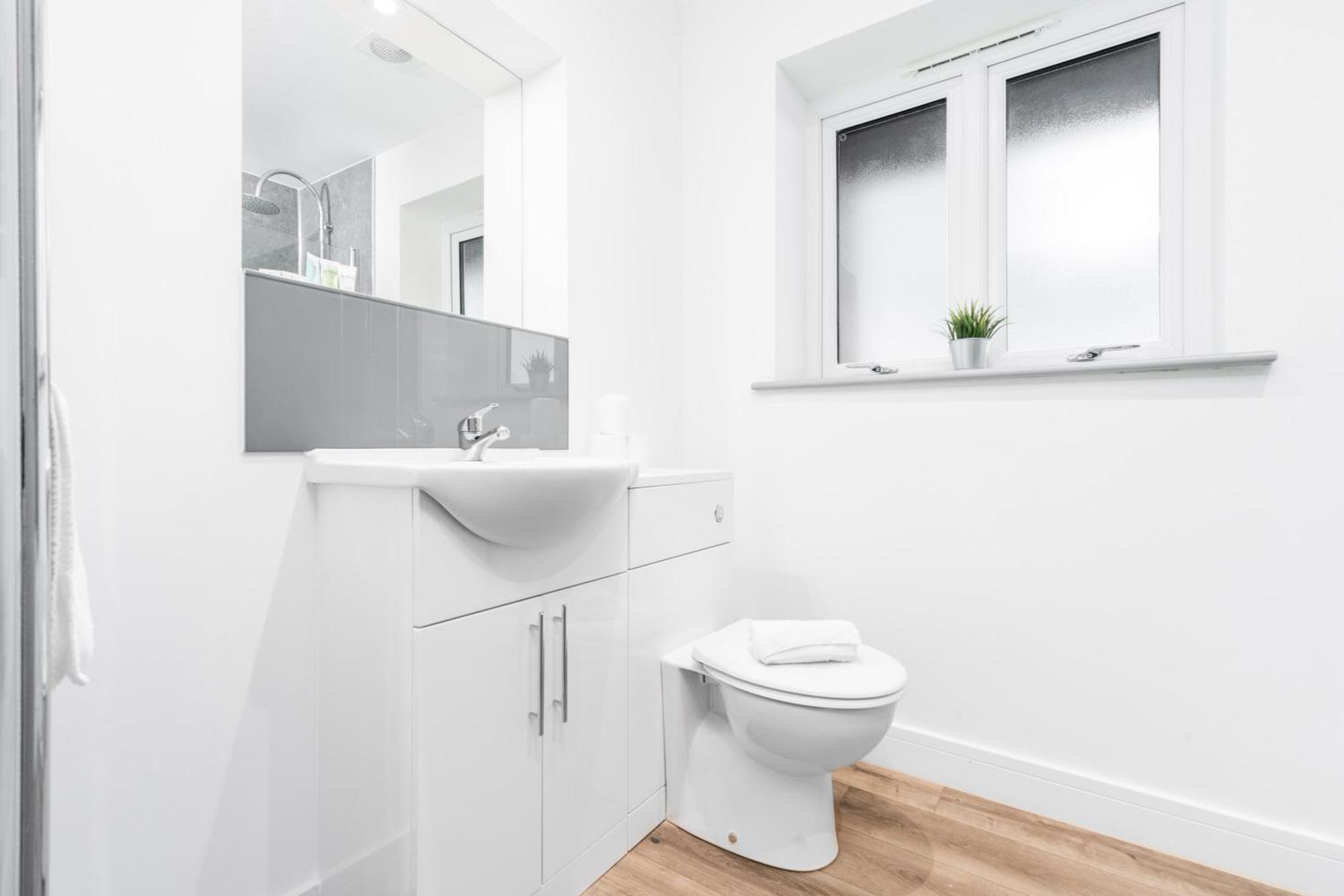 Stylish 2 Bedroom Apartment - Balcony - Secure Parking - Top Rated - 5Mc Бирмингем Экстерьер фото
